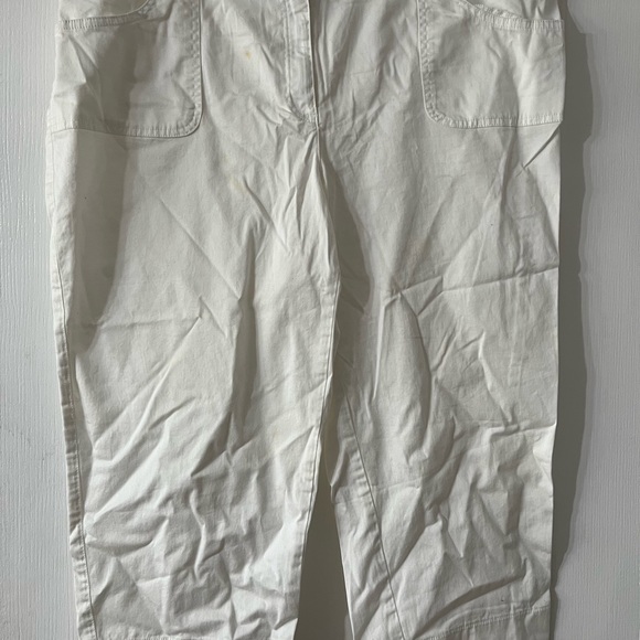 Chico’s Size 3 Women’s White Capri Pants 4 Pockets, Zip Up. Made - Picture 10 of 13